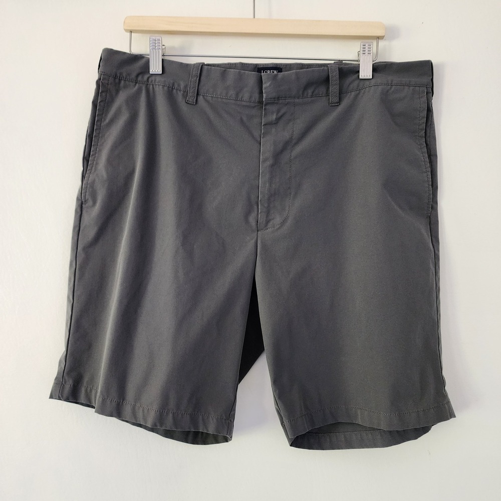 J. Crew Men's Shorts Size 35 Gray 9"‎ Inseam Flat Front Casual